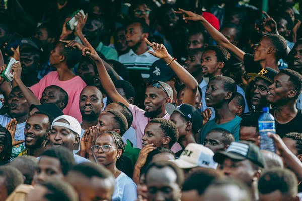 « Éduquer les jeunes à l'écologie : Innovations en réalité augmentée pour un apprentissage immersif »